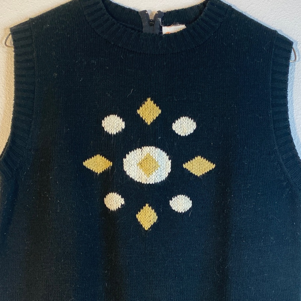 60s Catalina Black and Gold Sleeveless Sweater - Picture 3 of 6